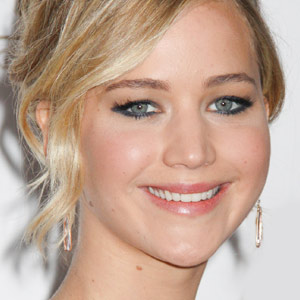 EvenCelebritiesLikeJenniferLawrenceArentImmuneFromBadBreath