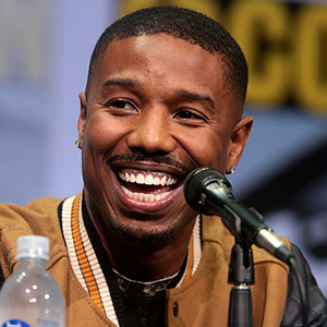 FanofSuperheroFilmBlackPantherBreaksSteelWirewithHerMouth